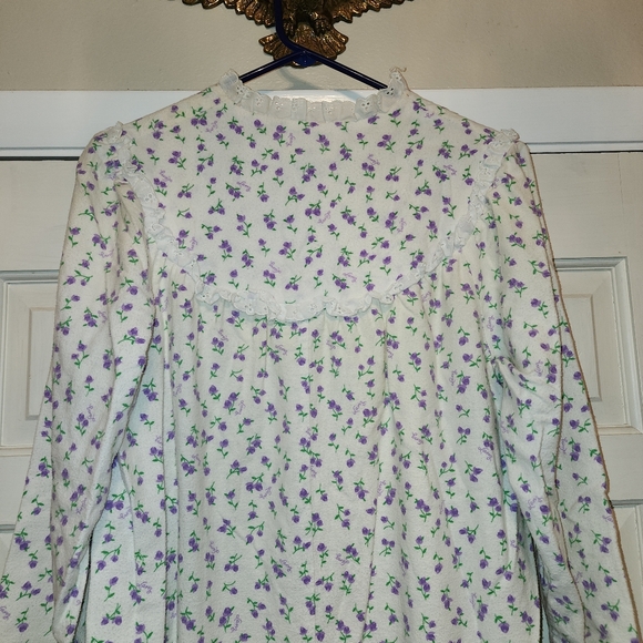 Vintage LANZ Of SALZBURG nightgown Cotton, Warm, Cozy Flannel, Soft Lace LARGE - Picture 2 of 5
